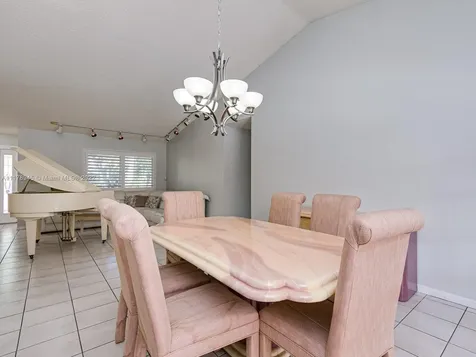 4760 E Hawkes Bluff Avenue Davie FL 33331