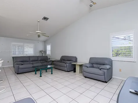 4760 E Hawkes Bluff Avenue Davie FL 33331