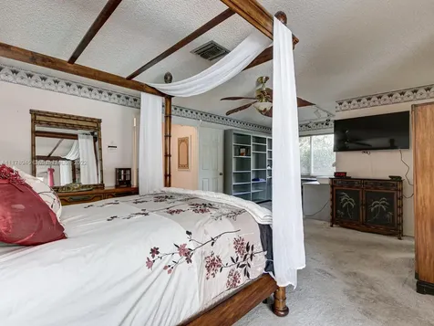 4760 E Hawkes Bluff Avenue Davie FL 33331