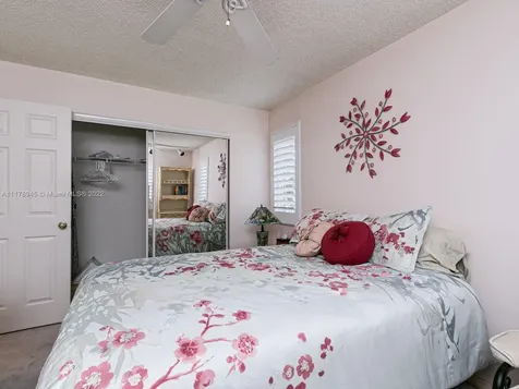 4760 E Hawkes Bluff Avenue Davie FL 33331