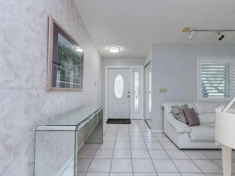 4760 E Hawkes Bluff Avenue Davie FL 33331