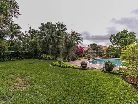 4760 E Hawkes Bluff Avenue Davie FL 33331