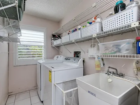 4760 E Hawkes Bluff Avenue Davie FL 33331