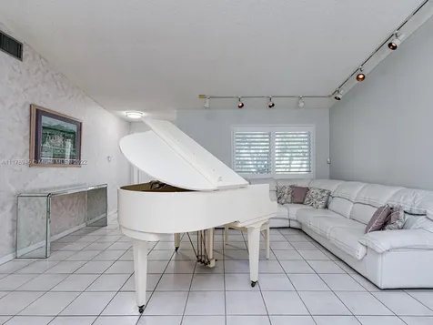 4760 E Hawkes Bluff Avenue Davie FL 33331