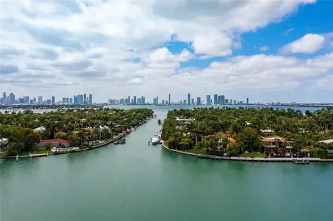 2220 N Bay Road Miami Beach FL 33140