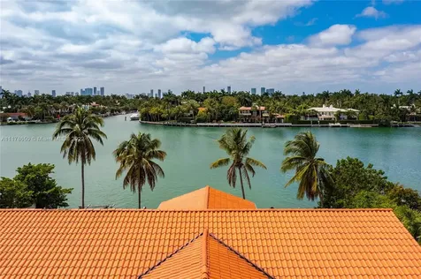 2220 N Bay Road Miami Beach FL 33140