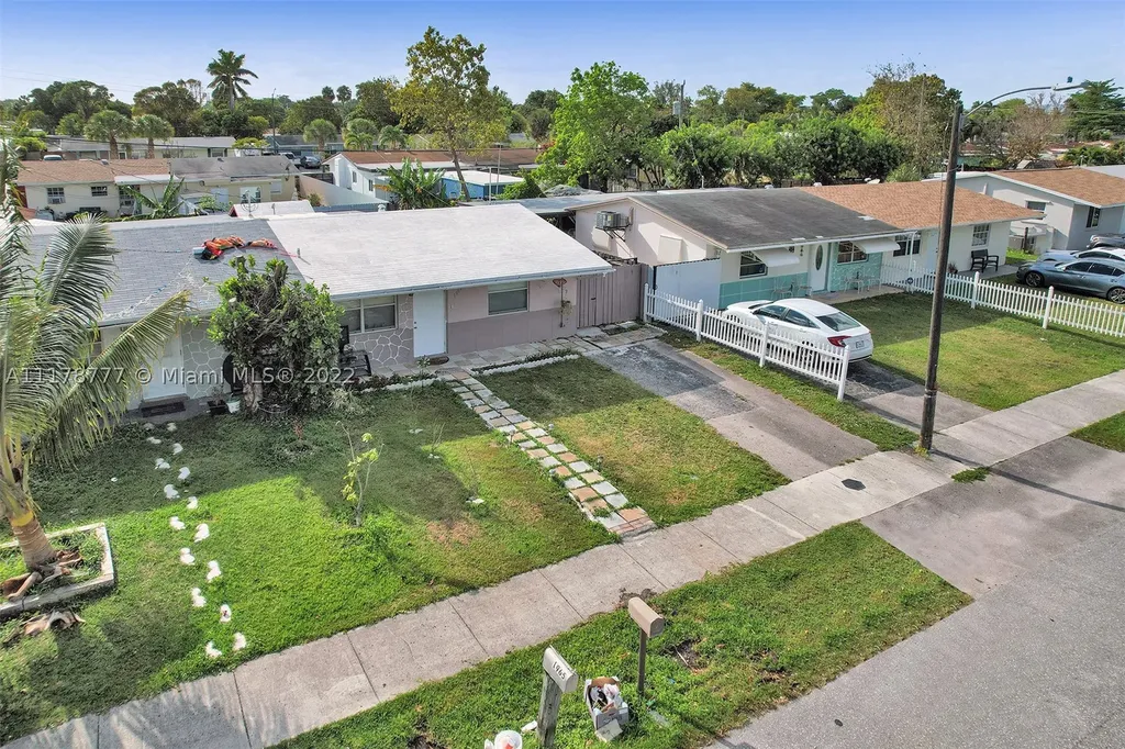 1961 SW 67th Terrace North Lauderdale FL 33068