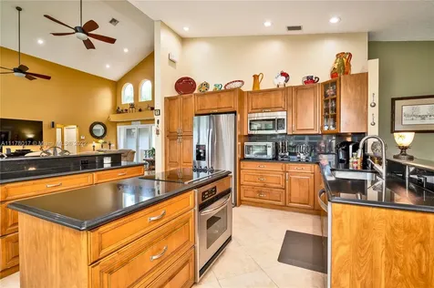 11400 SW 3rd Street Plantation FL 33325