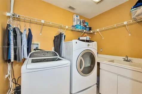 11400 SW 3rd Street Plantation FL 33325