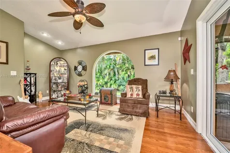 11400 SW 3rd Street Plantation FL 33325