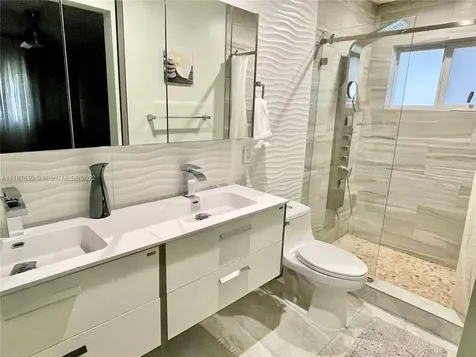 5381 SW 7th Street Plantation FL 33317