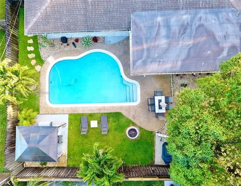 5381 SW 7th Street Plantation FL 33317
