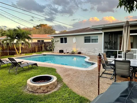 5381 SW 7th Street Plantation FL 33317