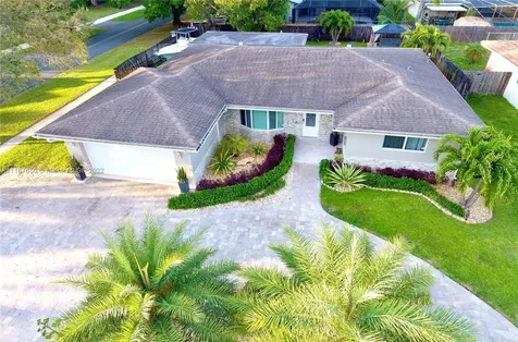 5381 SW 7th Street Plantation FL 33317