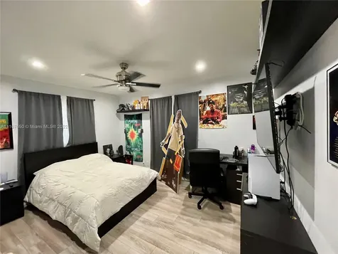 5381 SW 7th Street Plantation FL 33317