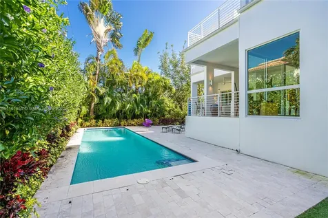 375 W Enid Drive Key Biscayne FL 33149