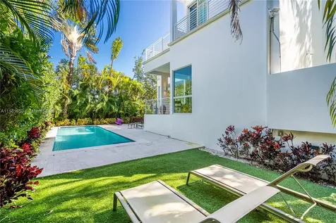 375 W Enid Drive Key Biscayne FL 33149