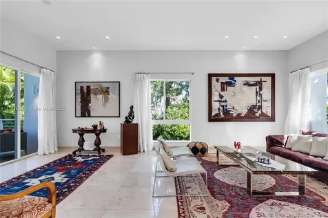 375 W Enid Drive Key Biscayne FL 33149