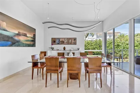 375 W Enid Drive Key Biscayne FL 33149
