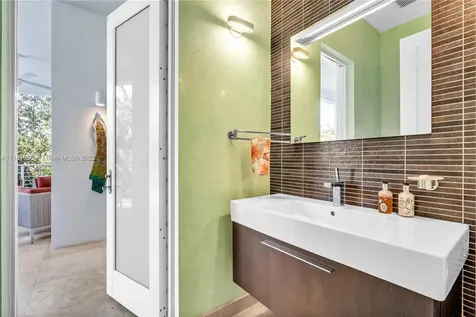 375 W Enid Drive Key Biscayne FL 33149