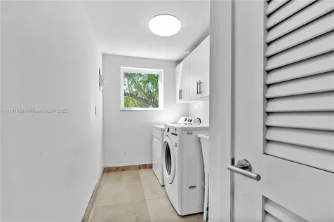 375 W Enid Drive Key Biscayne FL 33149