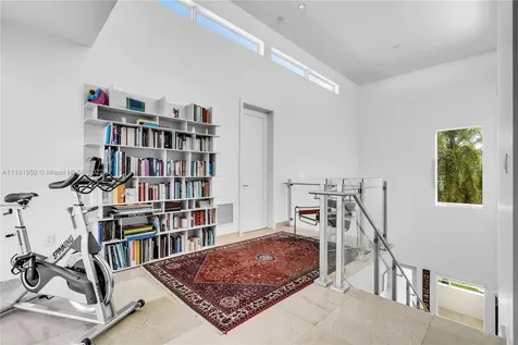 375 W Enid Drive Key Biscayne FL 33149