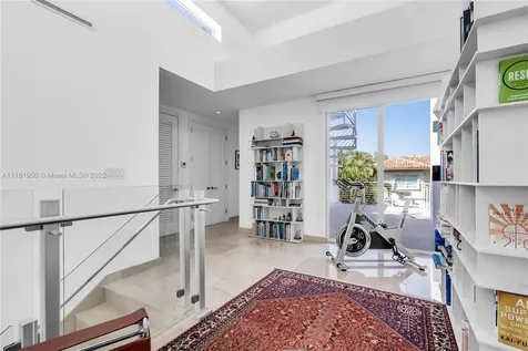 375 W Enid Drive Key Biscayne FL 33149
