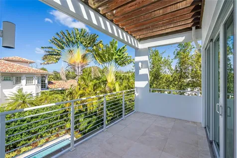 375 W Enid Drive Key Biscayne FL 33149