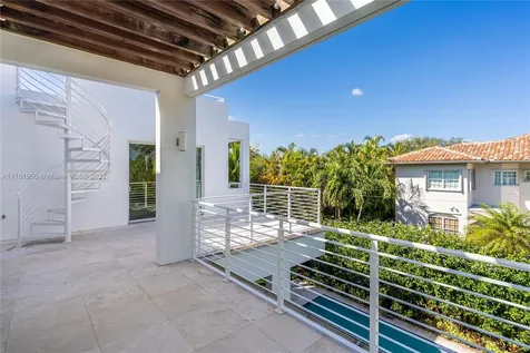375 W Enid Drive Key Biscayne FL 33149