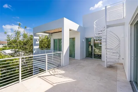 375 W Enid Drive Key Biscayne FL 33149
