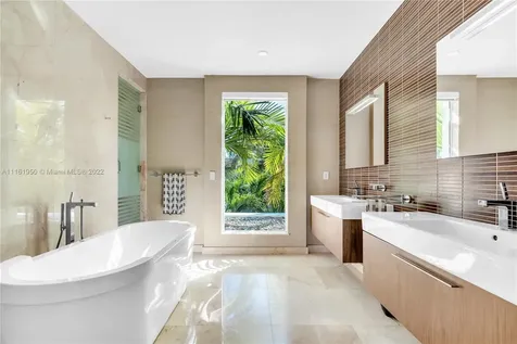 375 W Enid Drive Key Biscayne FL 33149