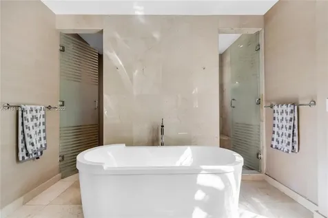 375 W Enid Drive Key Biscayne FL 33149