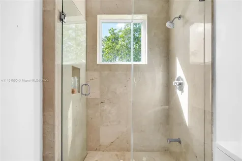 375 W Enid Drive Key Biscayne FL 33149