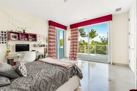 375 W Enid Drive Key Biscayne FL 33149