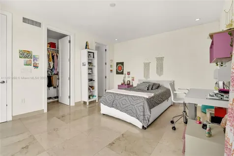 375 W Enid Drive Key Biscayne FL 33149
