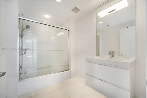 North Miami Beach FL 33160
