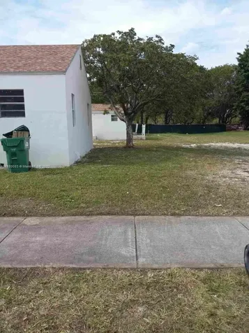 7728 NW 17th Place Miami FL 33147