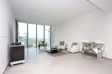 68 SE 6th Street Miami FL 33131