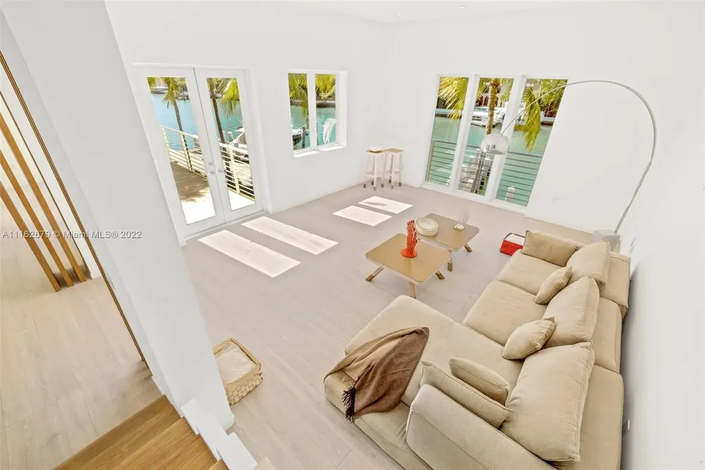 6003 S Laguna Path S Miami Beach FL 33141