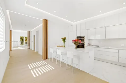 6003 S Laguna Path S Miami Beach FL 33141
