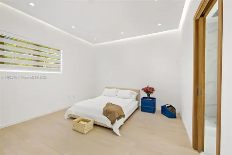 6003 S Laguna Path S Miami Beach FL 33141