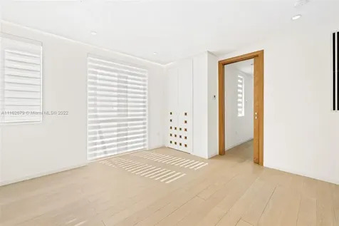 6003 S Laguna Path S Miami Beach FL 33141