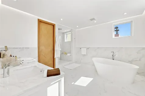 6003 S Laguna Path S Miami Beach FL 33141