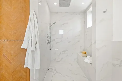 6003 S Laguna Path S Miami Beach FL 33141