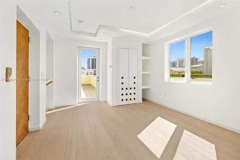 6003 S Laguna Path S Miami Beach FL 33141