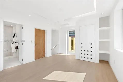 6003 S Laguna Path S Miami Beach FL 33141