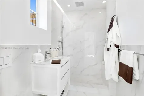 6003 S Laguna Path S Miami Beach FL 33141
