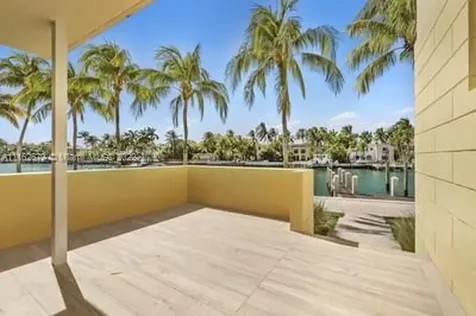 6003 S Laguna Path S Miami Beach FL 33141