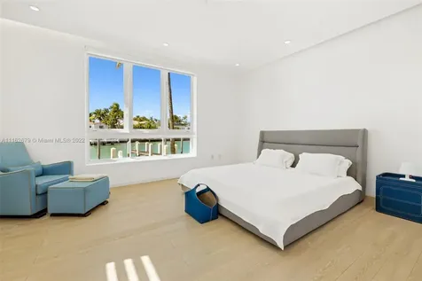 6003 S Laguna Path S Miami Beach FL 33141