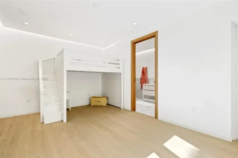 6003 S Laguna Path S Miami Beach FL 33141